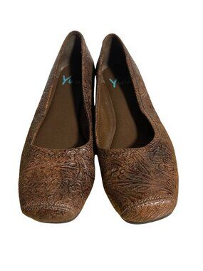 Yuu Impress Brown Floral Embossed Flats Shoes Square Toe Comfort Womens Size 8